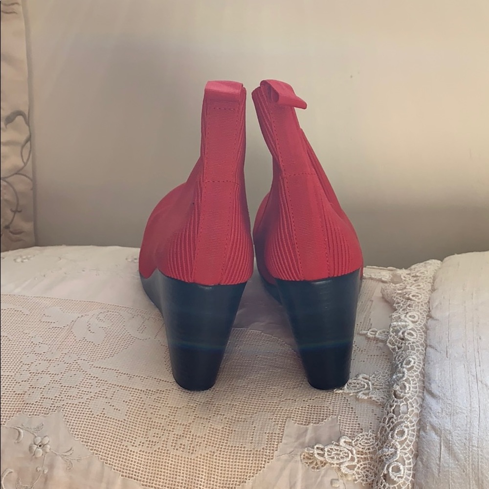 Red booties - Picture 5 of 5